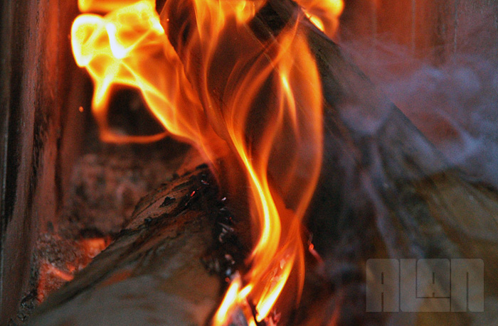 Fogo e brasa (foto: Alan Corrêa)